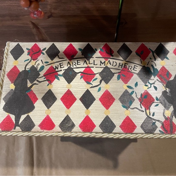 Alice in Wonderland Jewelry Box - Picture 2 of 8
